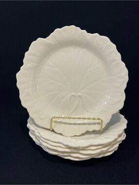 Vtg 1960’s Wedgwood of Etruria Embossed Ceramic Grape Leaf 5 Luncheon Plates